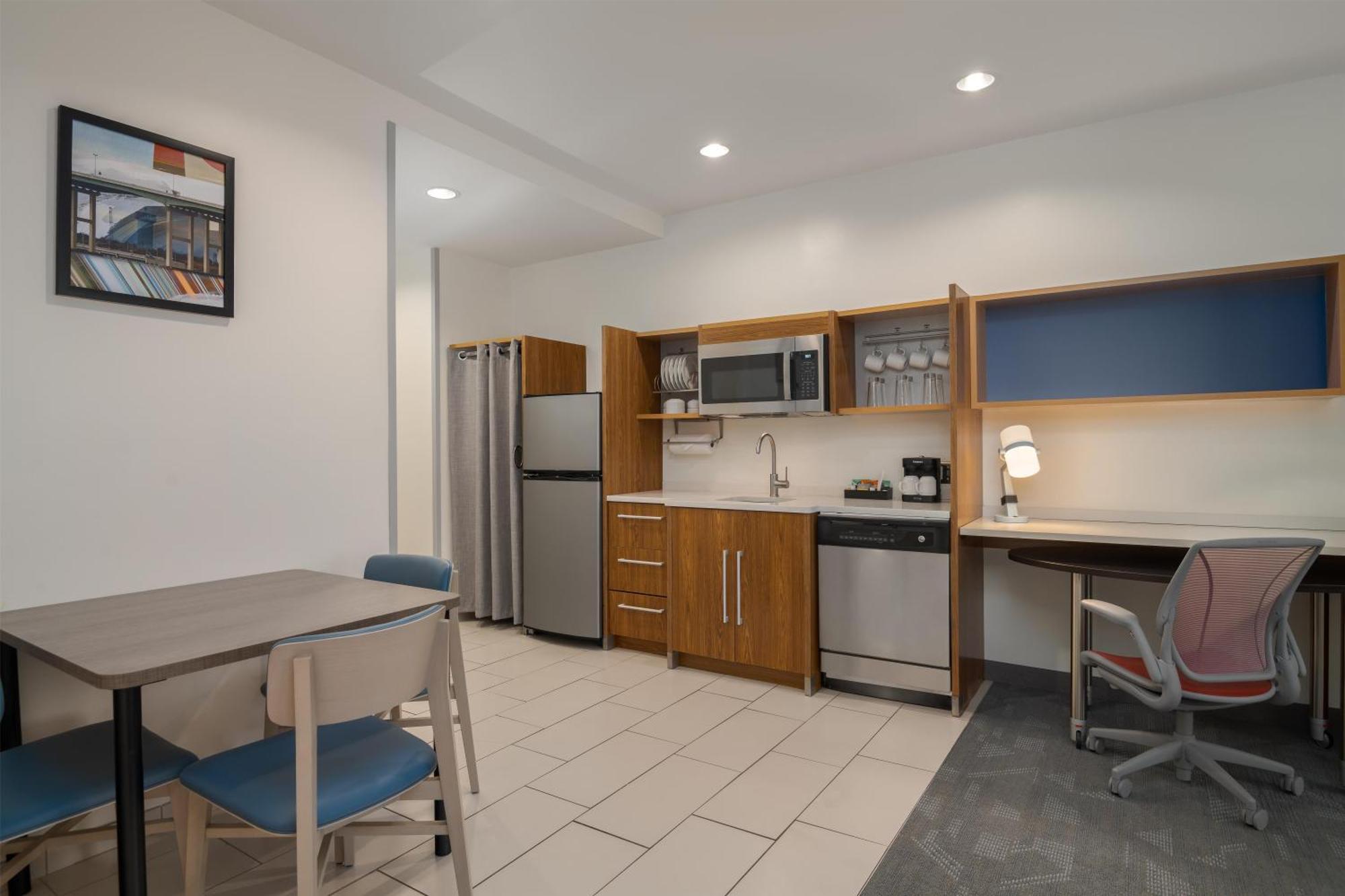 One-Bedroom King Suite Non-Smoking